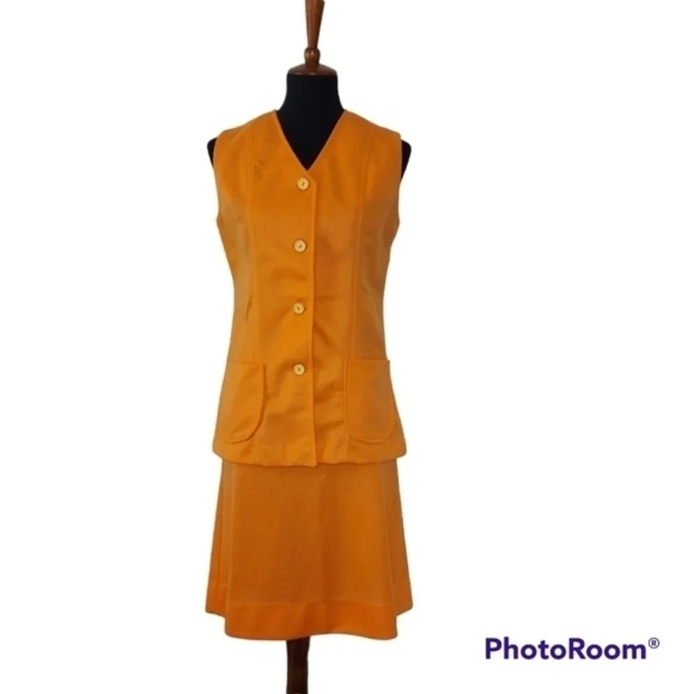 Vintage 60s 70s Ceeb Orange Knit Vest Skirt Set with sunshine yellow‎ buttons - Picture 14 of 14